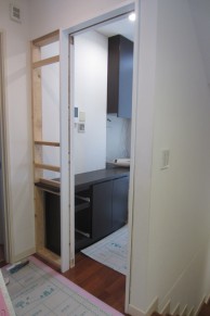 間仕切り壁及びドアの新設で暖房効果UP! 間仕切り壁及びドアの新設で暖房効果UP!